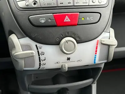 Toyota Aygo - Thumbnail 23