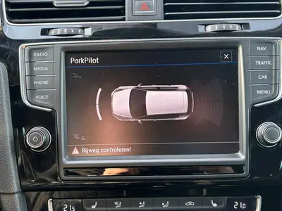 Volkswagen Golf - Thumbnail 17