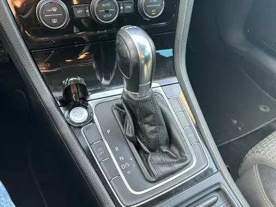 Volkswagen Golf - Thumbnail 20