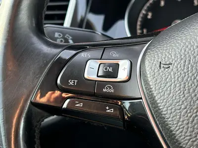 Volkswagen Golf - Thumbnail 25