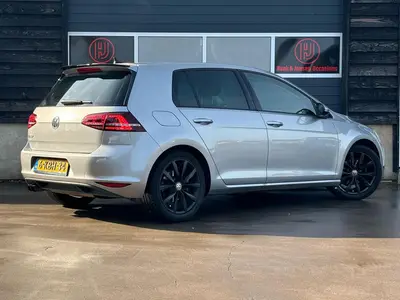 Volkswagen Golf - Thumbnail 4