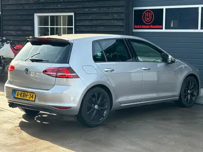 Volkswagen Golf - Thumbnail 32