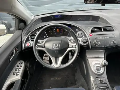 Honda Civic - Thumbnail 15