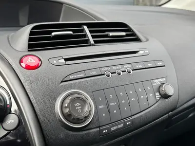 Honda Civic - Thumbnail 17