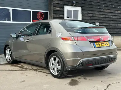 Honda Civic - Thumbnail 27