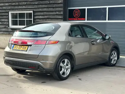 Honda Civic - Thumbnail 29