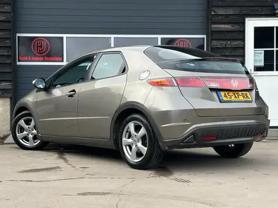 Honda Civic - Thumbnail 5