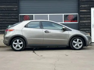 Honda Civic - Thumbnail 9