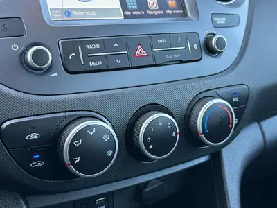 Hyundai i10 - Thumbnail 18