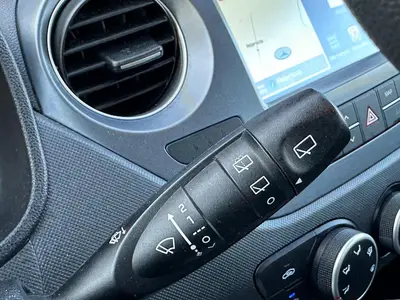 Hyundai i10 - Thumbnail 25