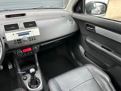 Suzuki Swift - Thumbnail 13