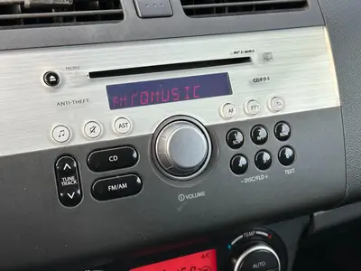 Suzuki Swift - Thumbnail 17