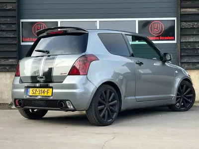Suzuki Swift - Thumbnail 4