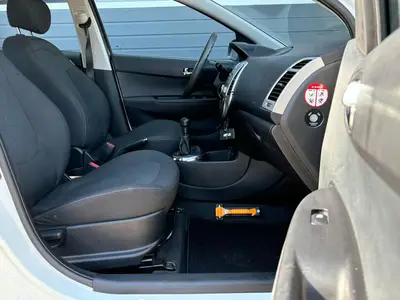 Hyundai i20 - Thumbnail 11