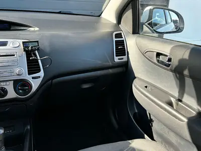 Hyundai i20 - Thumbnail 13