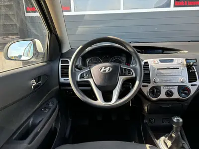 Hyundai i20 - Thumbnail 15