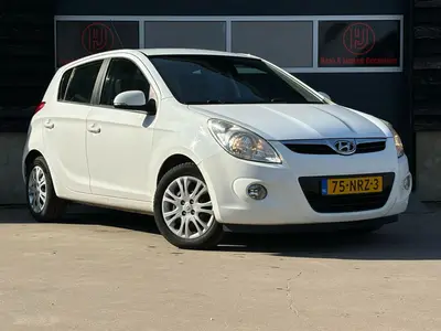 Hyundai i20 - Thumbnail 3