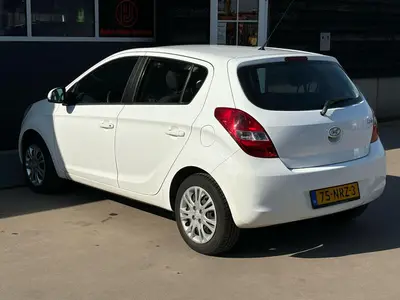 Hyundai i20 - Thumbnail 30