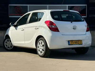 Hyundai i20 - Thumbnail 4