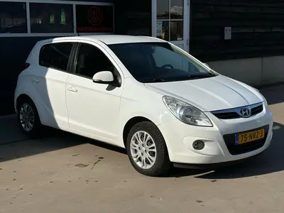 Hyundai i20 - Thumbnail 31