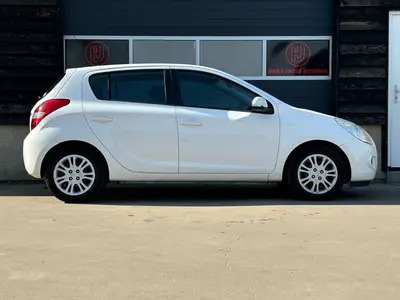 Hyundai i20 - Thumbnail 9