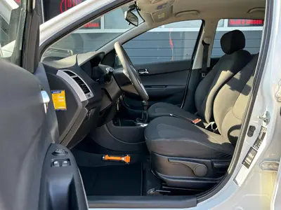 Hyundai i20 - Thumbnail 10