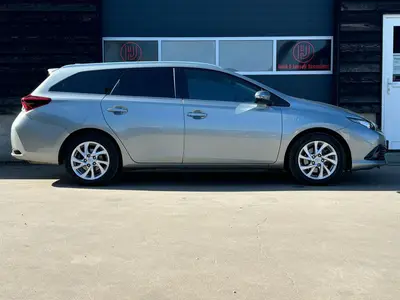 Toyota Auris Touring Sports - Thumbnail 6