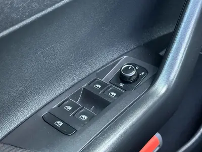 Volkswagen Polo - Thumbnail 18