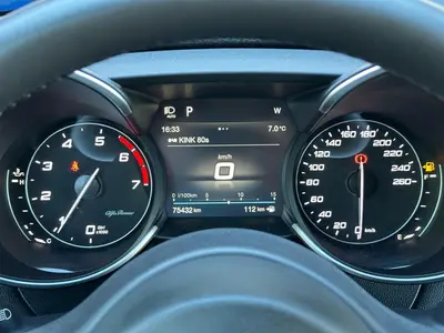 Alfa Romeo Giulia - Thumbnail 23