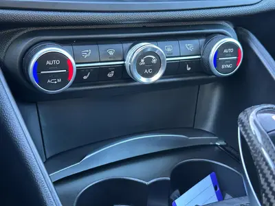 Alfa Romeo Giulia - Thumbnail 27