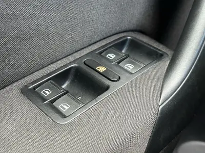 Volkswagen Polo - Thumbnail 16