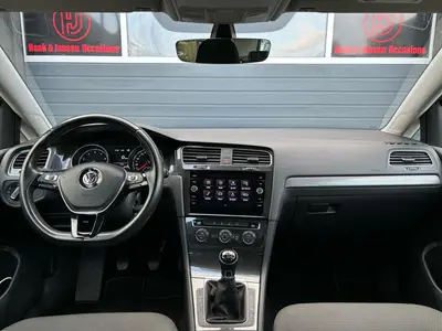 Volkswagen Golf - Thumbnail 12