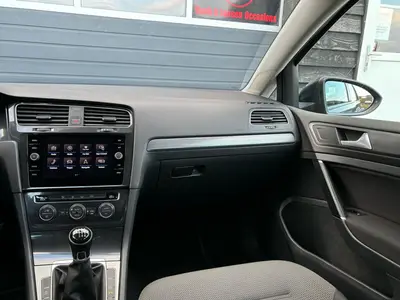 Volkswagen Golf - Thumbnail 13