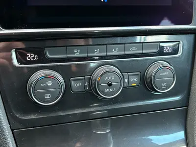 Volkswagen Golf - Thumbnail 19