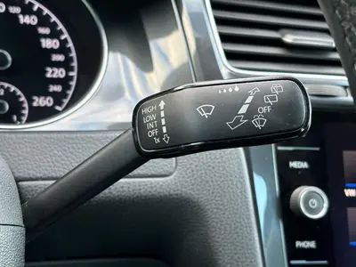 Volkswagen Golf - Thumbnail 26