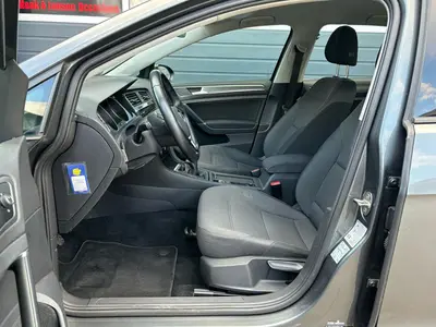 Volkswagen Golf - Thumbnail 10