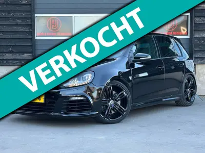 Volkswagen Golf - Thumbnail 1