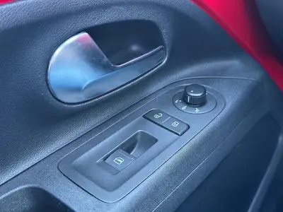 Volkswagen up! - Thumbnail 22