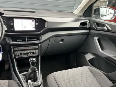 Volkswagen T-Cross - Thumbnail 13