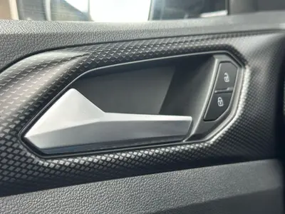 Volkswagen T-Cross - Thumbnail 17