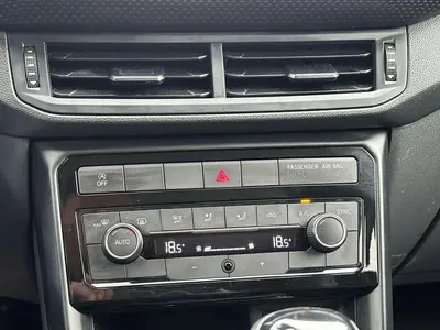 Volkswagen T-Cross - Thumbnail 26