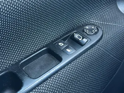 Peugeot 207 - Thumbnail 16