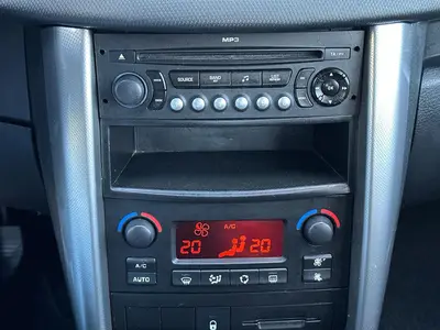 Peugeot 207 - Thumbnail 21