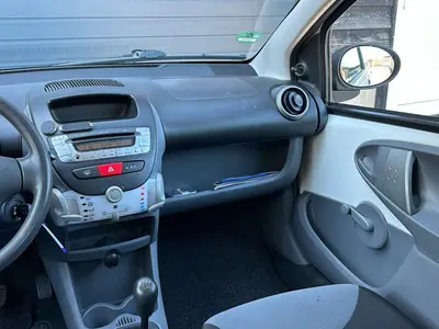 Peugeot 107 - Thumbnail 13