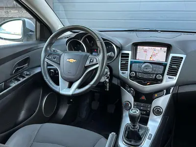 Chevrolet Cruze - Thumbnail 14