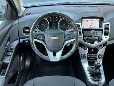 Chevrolet Cruze - Thumbnail 15