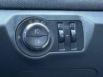 Chevrolet Cruze - Thumbnail 17