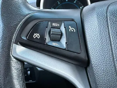 Chevrolet Cruze - Thumbnail 18