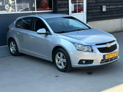 Chevrolet Cruze - Thumbnail 25