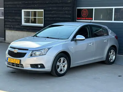 Chevrolet Cruze - Thumbnail 27